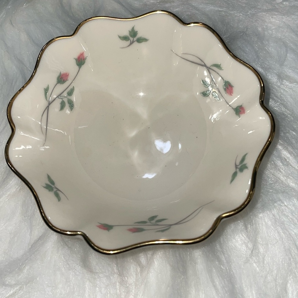 Lenox Rose Manor ruffled edge jewelry bowl